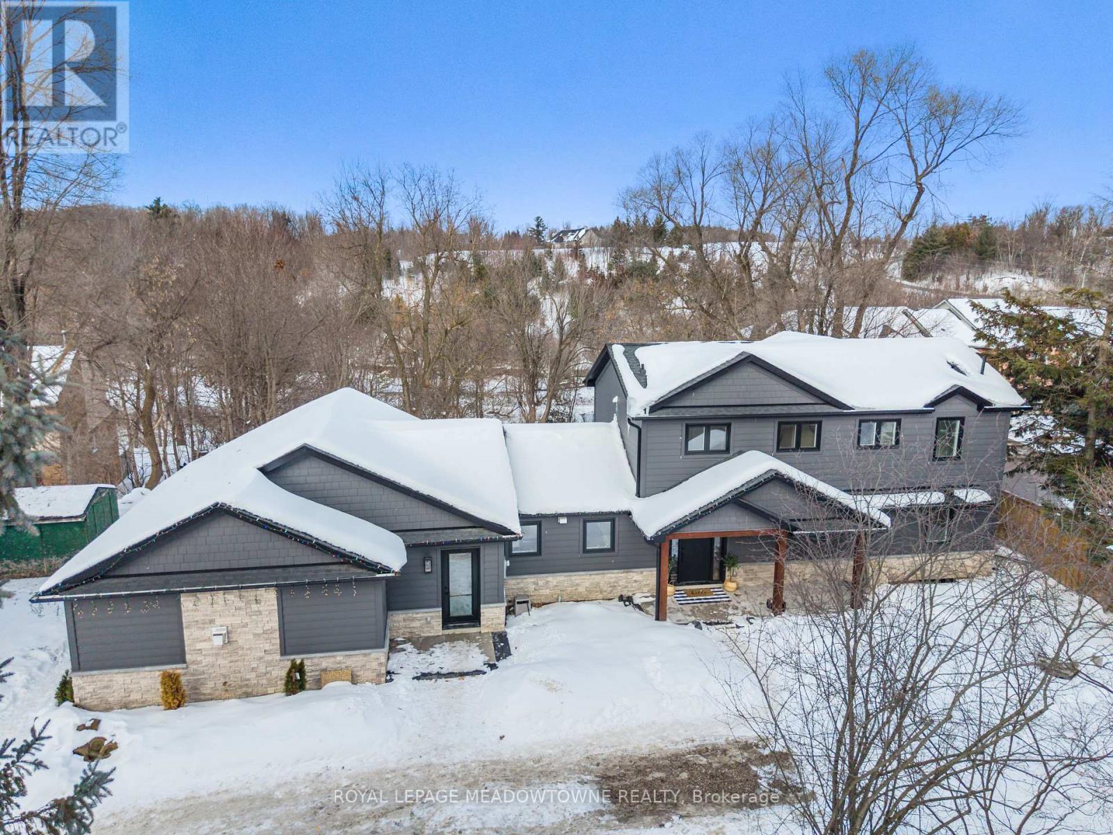 70 River Drive, Halton Hills, Ontario  L7G 2J2 - Photo 2 - W12791336