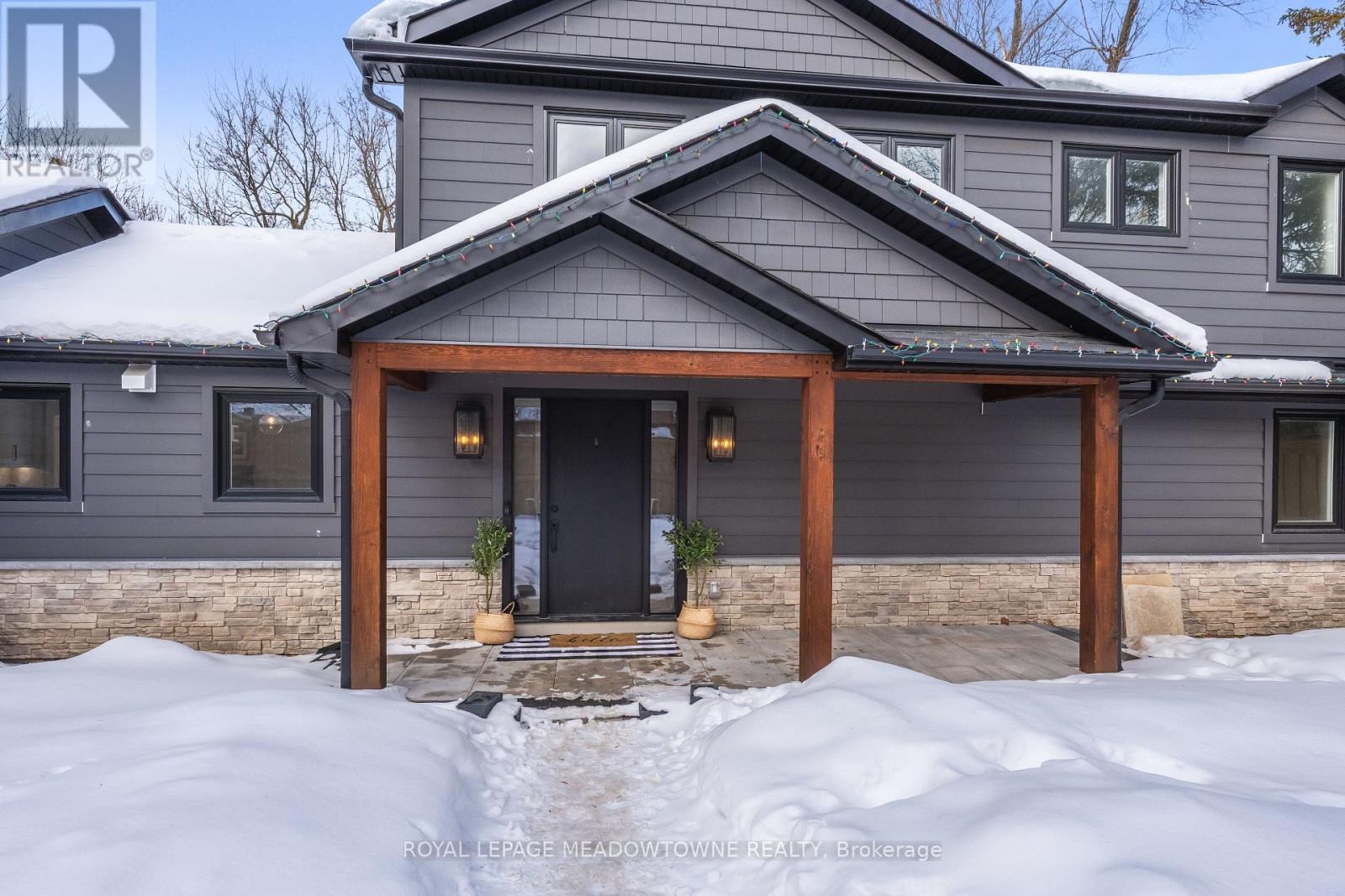 70 River Drive, Halton Hills, Ontario  L7G 2J2 - Photo 3 - W12791336