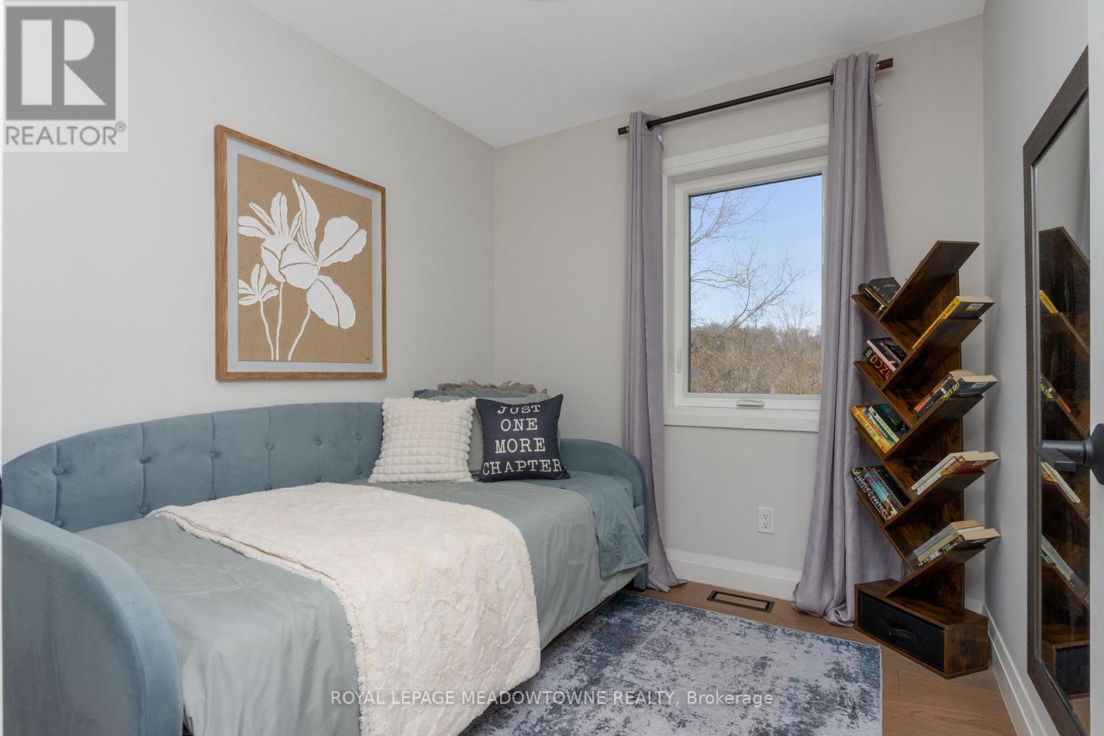 70 River Drive, Halton Hills, Ontario  L7G 2J2 - Photo 32 - W12791336