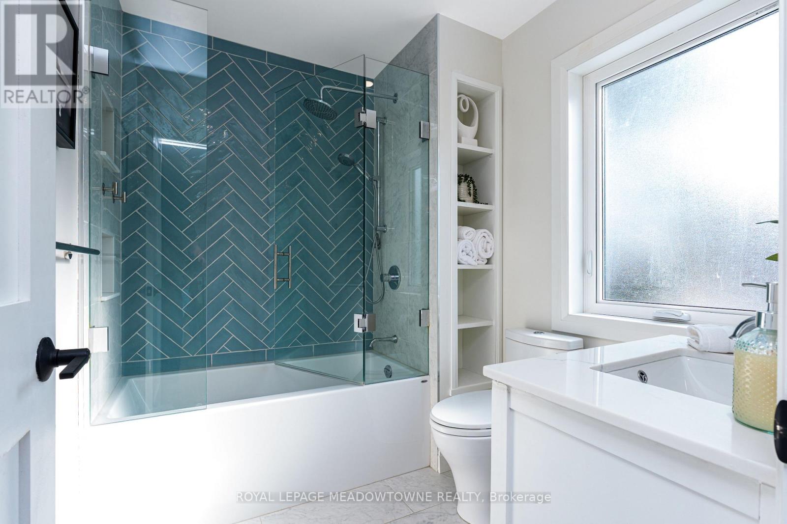 70 River Drive, Halton Hills, Ontario  L7G 2J2 - Photo 33 - W12791336