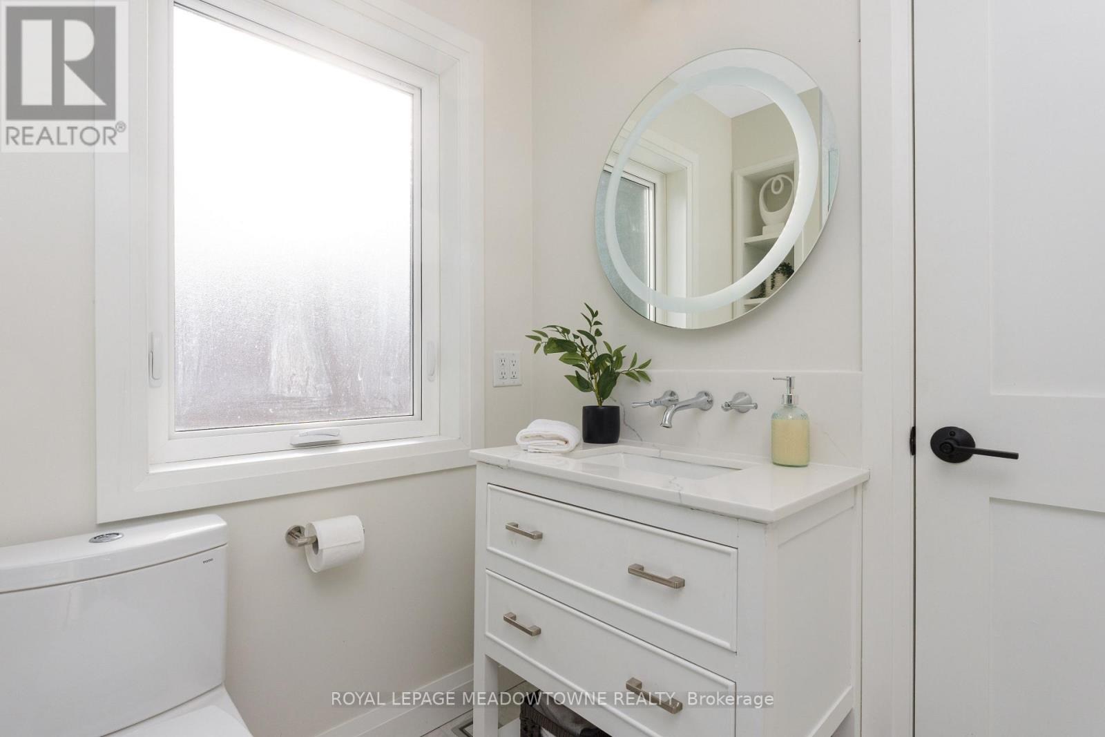 70 River Drive, Halton Hills, Ontario  L7G 2J2 - Photo 34 - W12791336