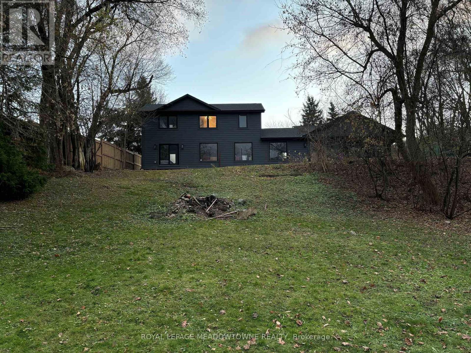 70 River Drive, Halton Hills, Ontario  L7G 2J2 - Photo 46 - W12791336