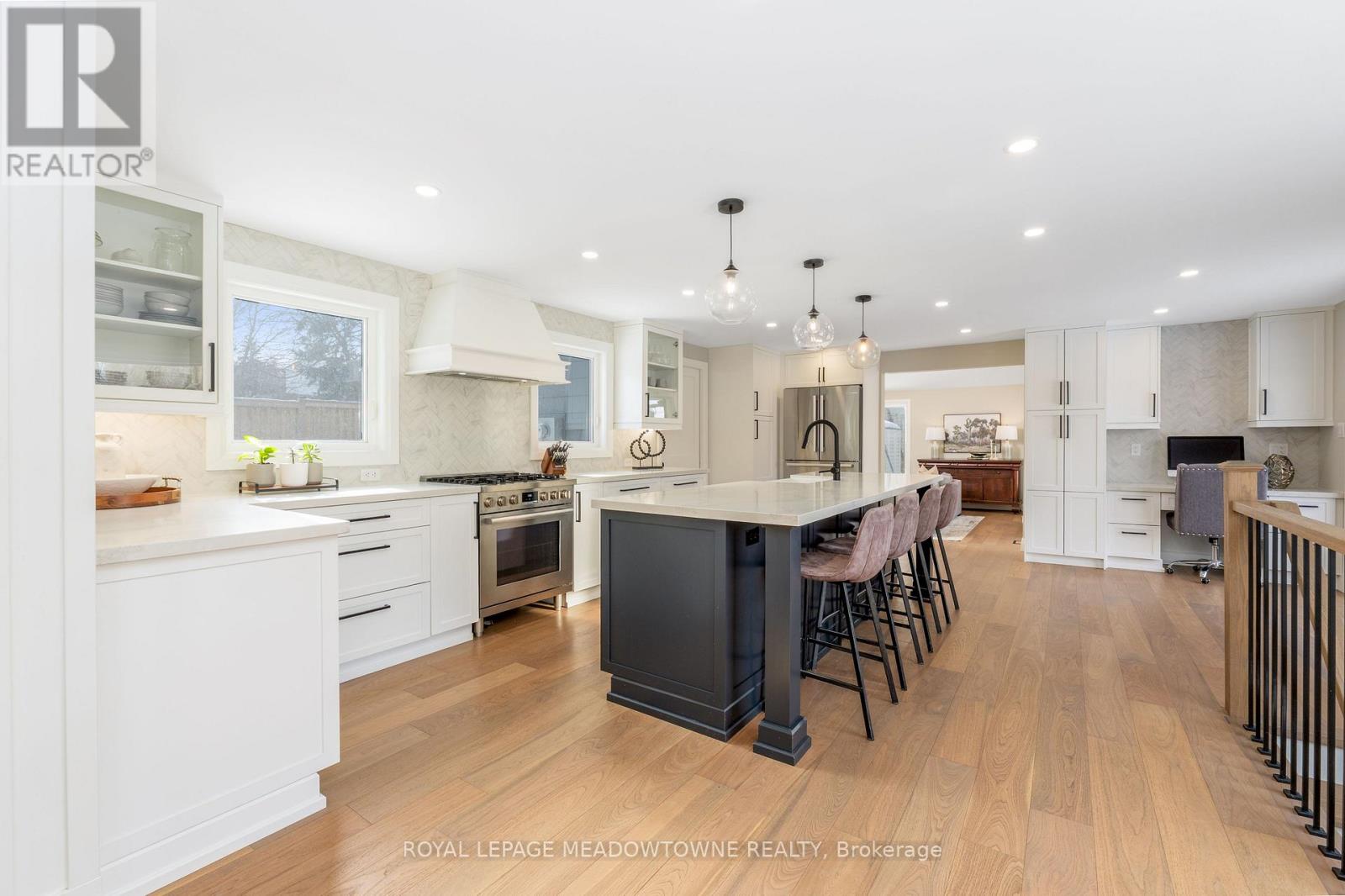 70 River Drive, Halton Hills, Ontario  L7G 2J2 - Photo 7 - W12791336