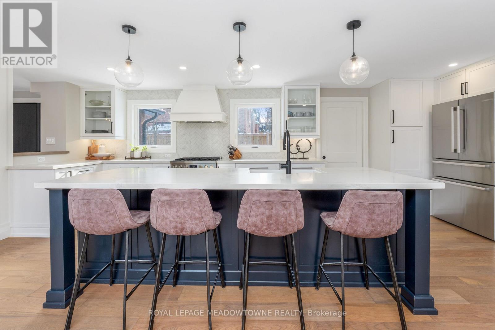 70 River Drive, Halton Hills, Ontario  L7G 2J2 - Photo 9 - W12791336