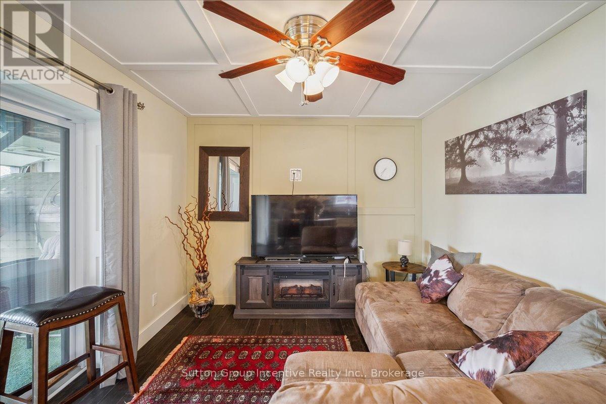 339520 Presqu'ile Road, Georgian Bluffs, Ontario  N0H 2T0 - Photo 25 - X12419322