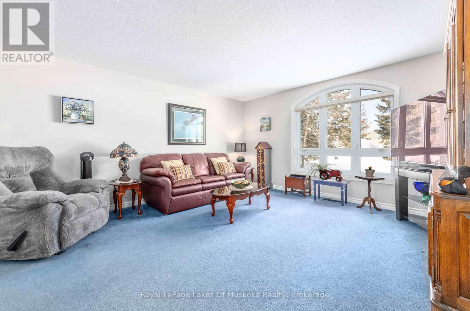 207 - 31 Dairy Lane, Huntsville, Ontario  P1H 2L7 - Photo 4 - X12791356