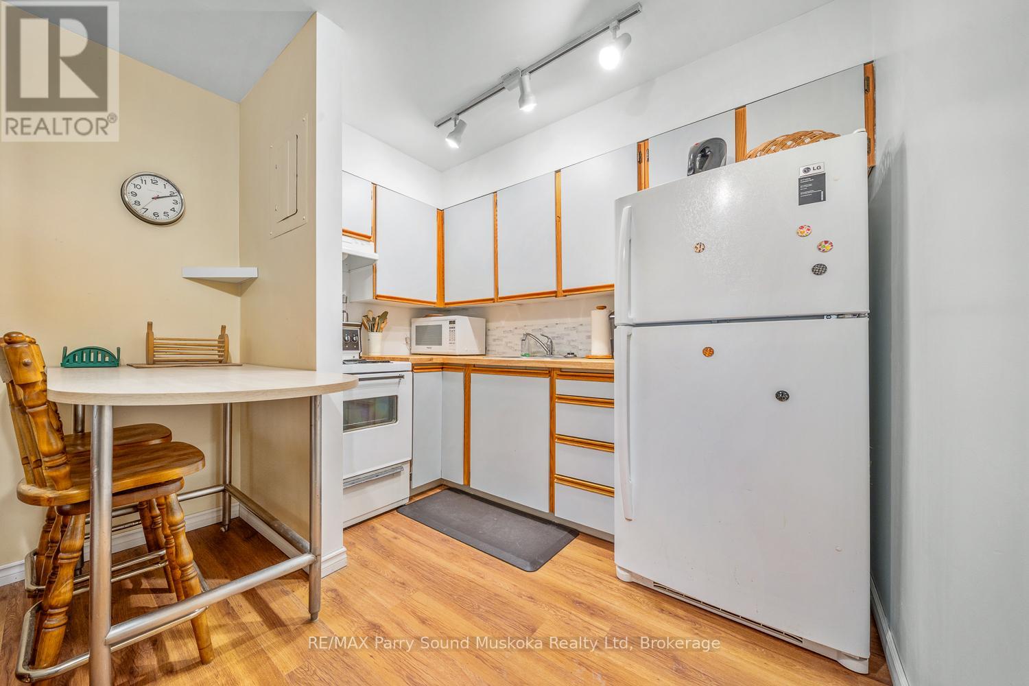 12 - 1 Georgian Bay Avenue, Parry Sound, Ontario  P2A 3B1 - Photo 12 - X12791390