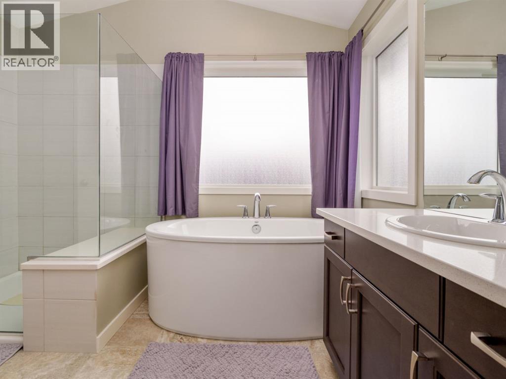 327 Mildred Dobbs Boulevard N, Lethbridge, Alberta  T1H 6G7 - Photo 38 - A2286537