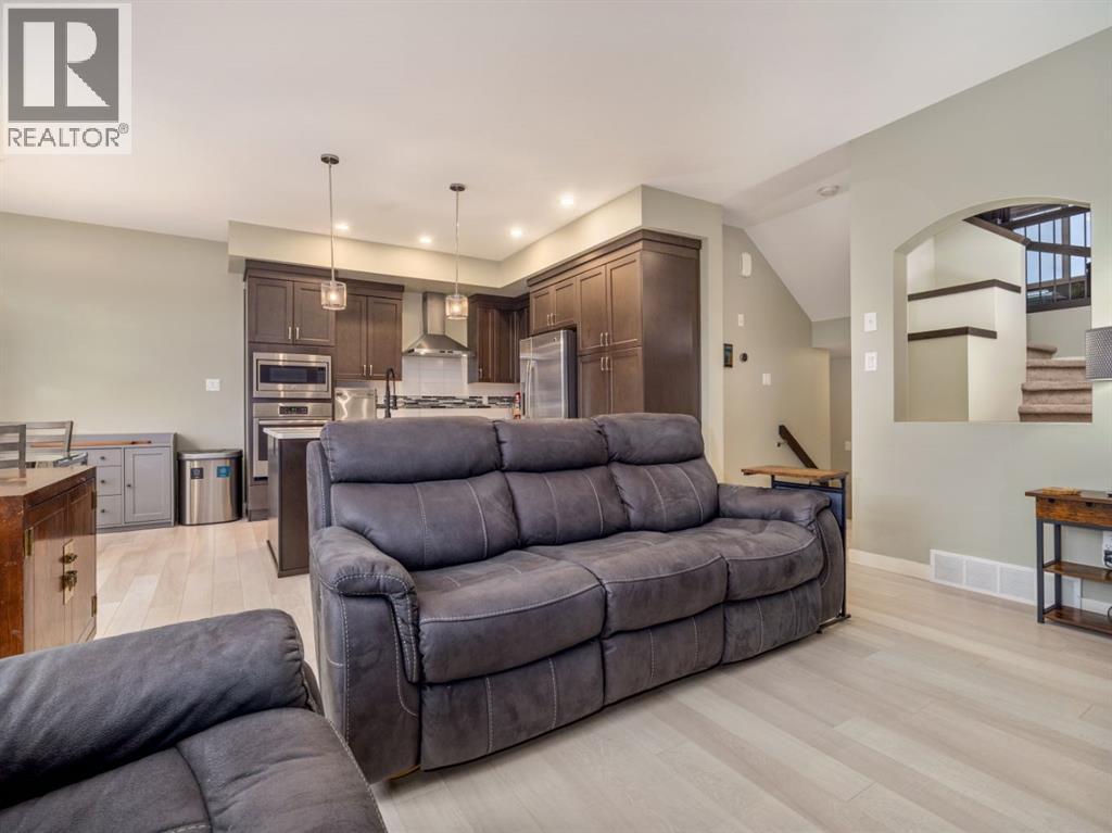 327 Mildred Dobbs Boulevard N, Lethbridge, Alberta  T1H 6G7 - Photo 12 - A2286537