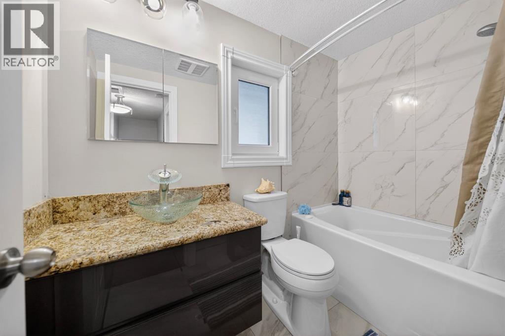 740 Lake Ontario Drive Se, Calgary, Alberta  T2J 3J8 - Photo 25 - A2282637