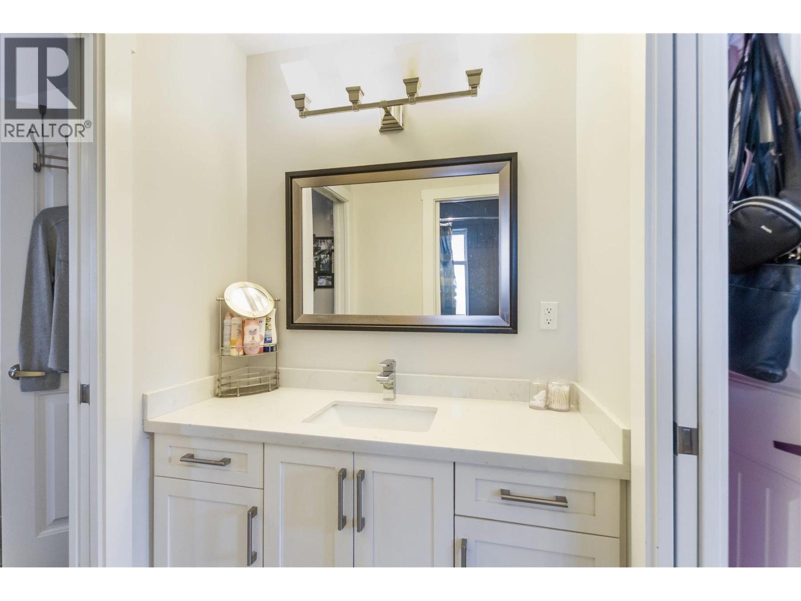 629 Thirteenth Street, New Westminster, British Columbia  V3M 4M3 - Photo 19 - R3090029