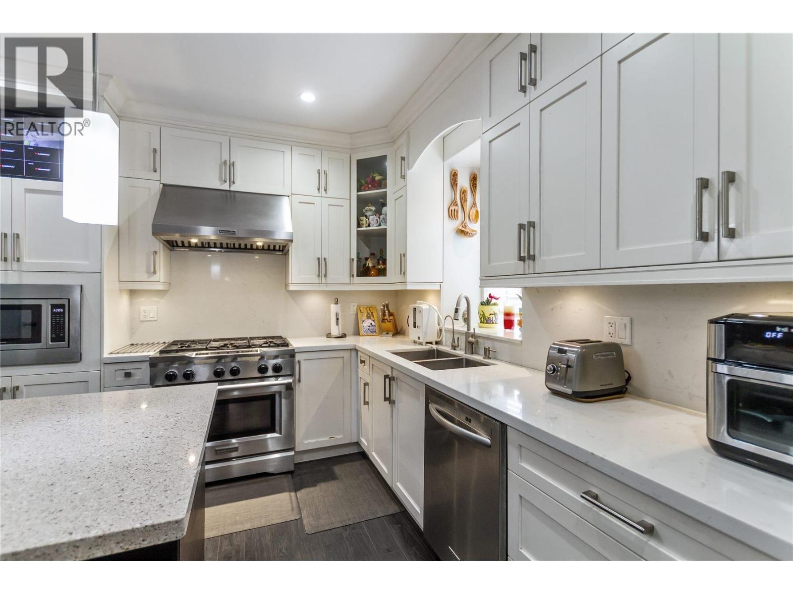 629 Thirteenth Street, New Westminster, British Columbia  V3M 4M3 - Photo 6 - R3090029