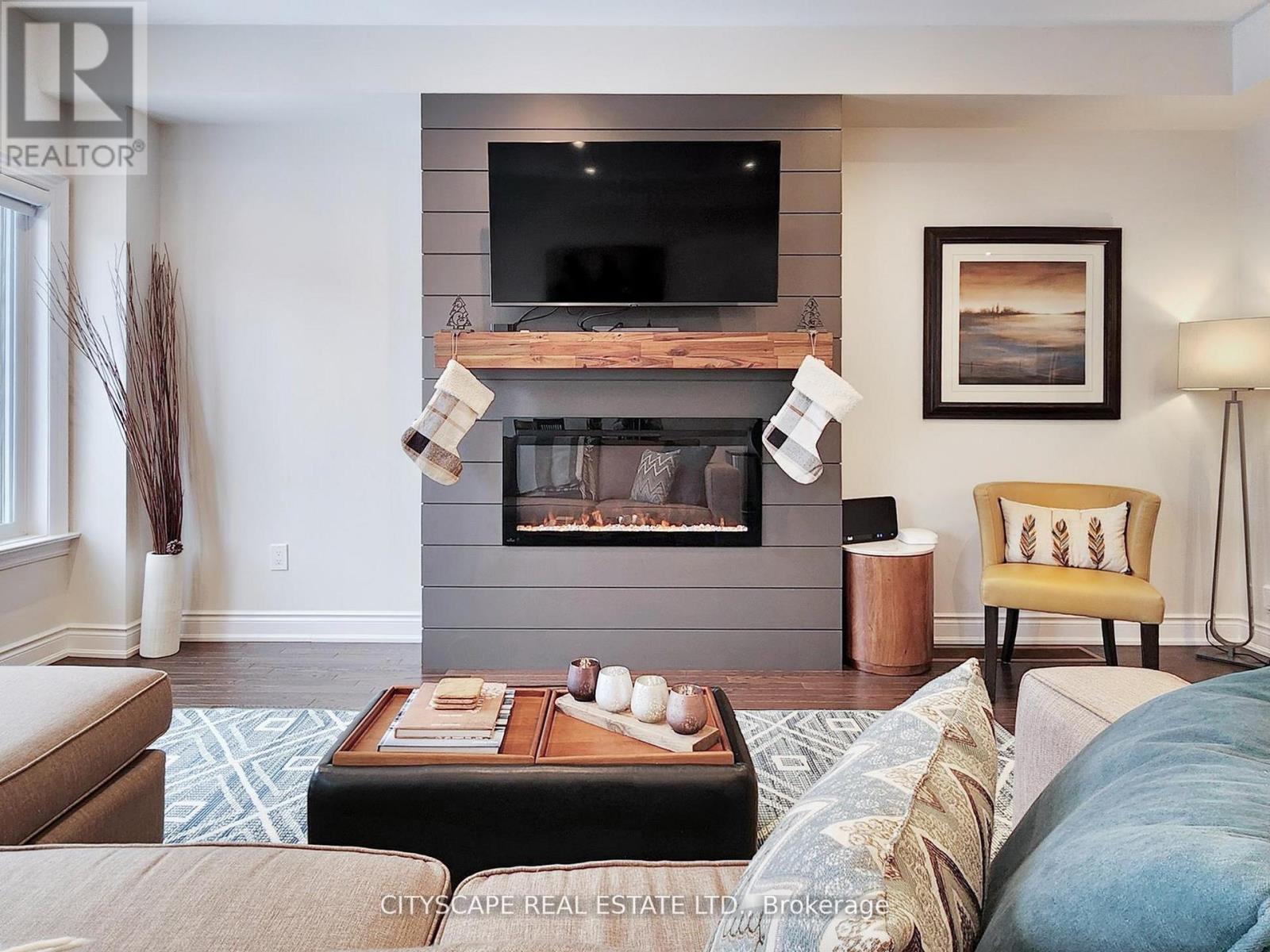 98 Veterans Street, Bradford West Gwillimbury, Ontario  L3Z 4H7 - Photo 10 - N12785732