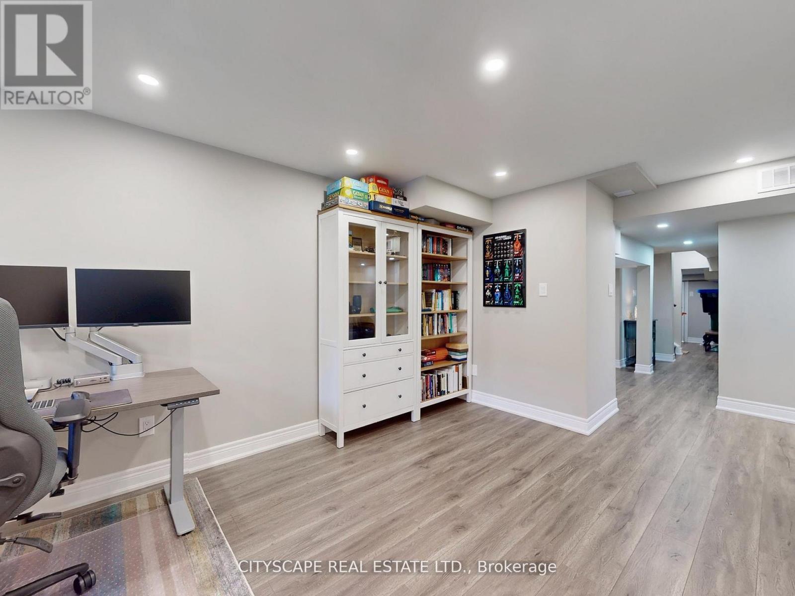 98 Veterans Street, Bradford West Gwillimbury, Ontario  L3Z 4H7 - Photo 38 - N12785732