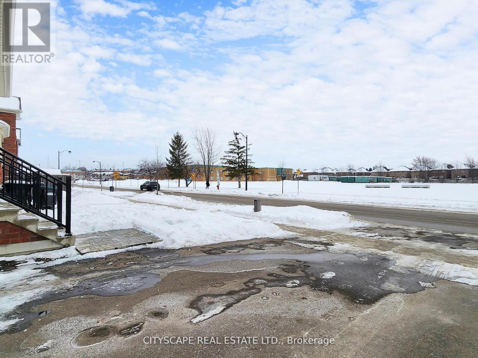 98 Veterans Street, Bradford West Gwillimbury, Ontario  L3Z 4H7 - Photo 46 - N12785732