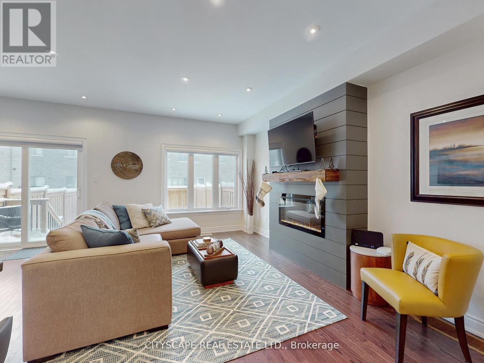 98 Veterans Street, Bradford West Gwillimbury, Ontario  L3Z 4H7 - Photo 7 - N12785732