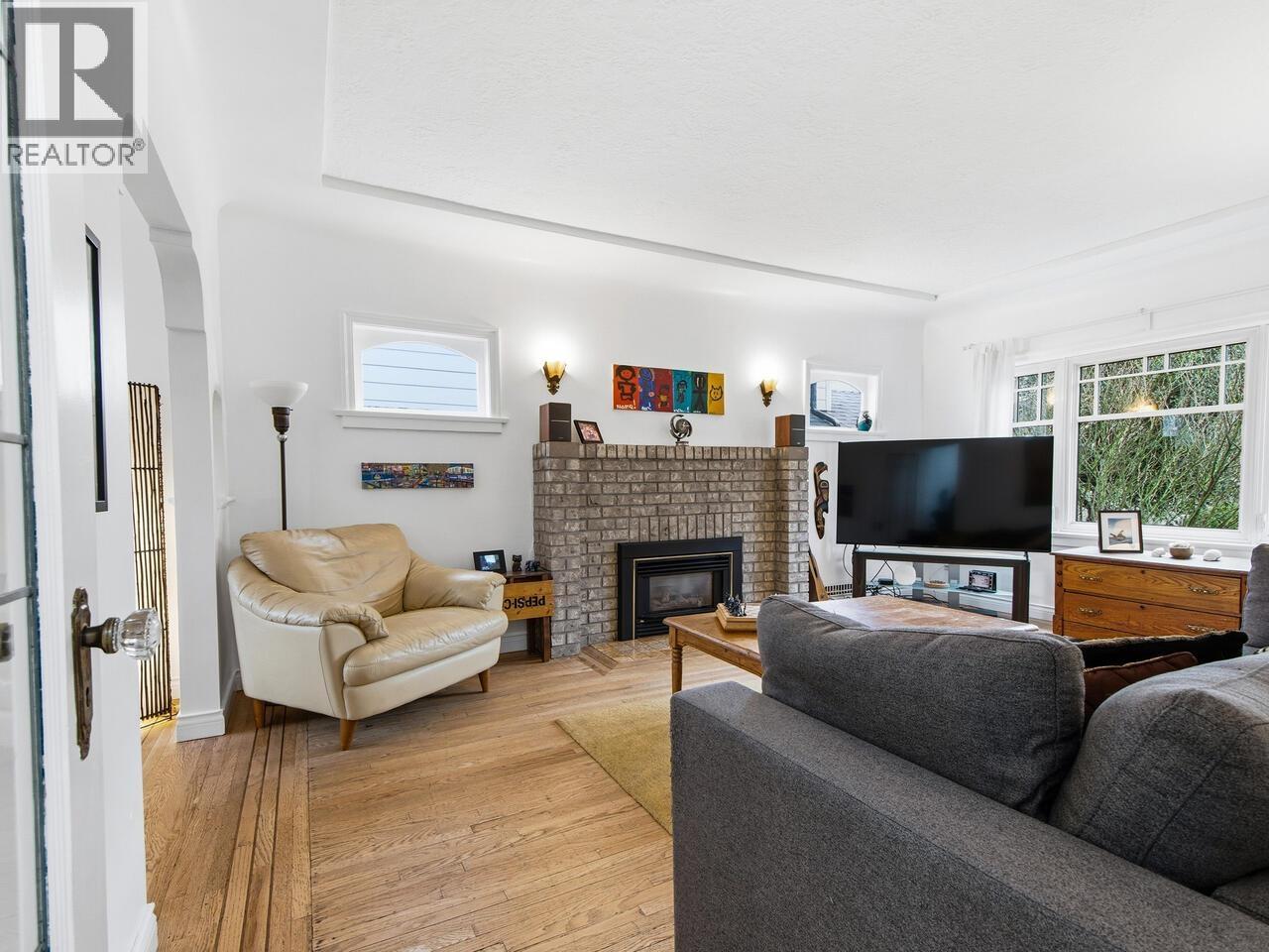 3039 Grant Street, Vancouver, British Columbia  V5K 3H8 - Photo 3 - R3090099