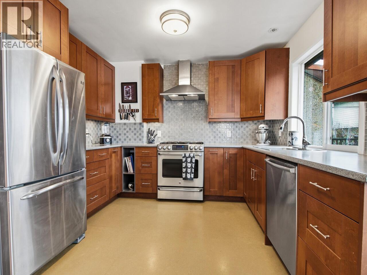 3039 Grant Street, Vancouver, British Columbia  V5K 3H8 - Photo 9 - R3090099