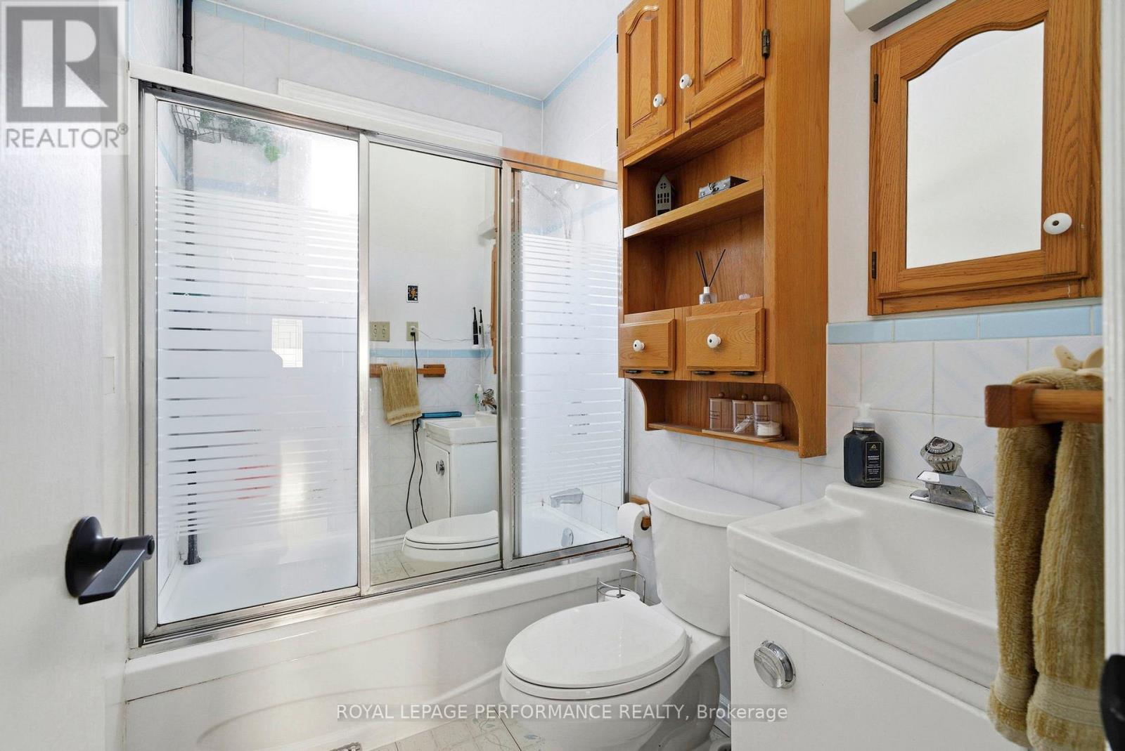 253 Sunnyside Avenue, Cornwall, Ontario  K6H 3E5 - Photo 5 - X12791380