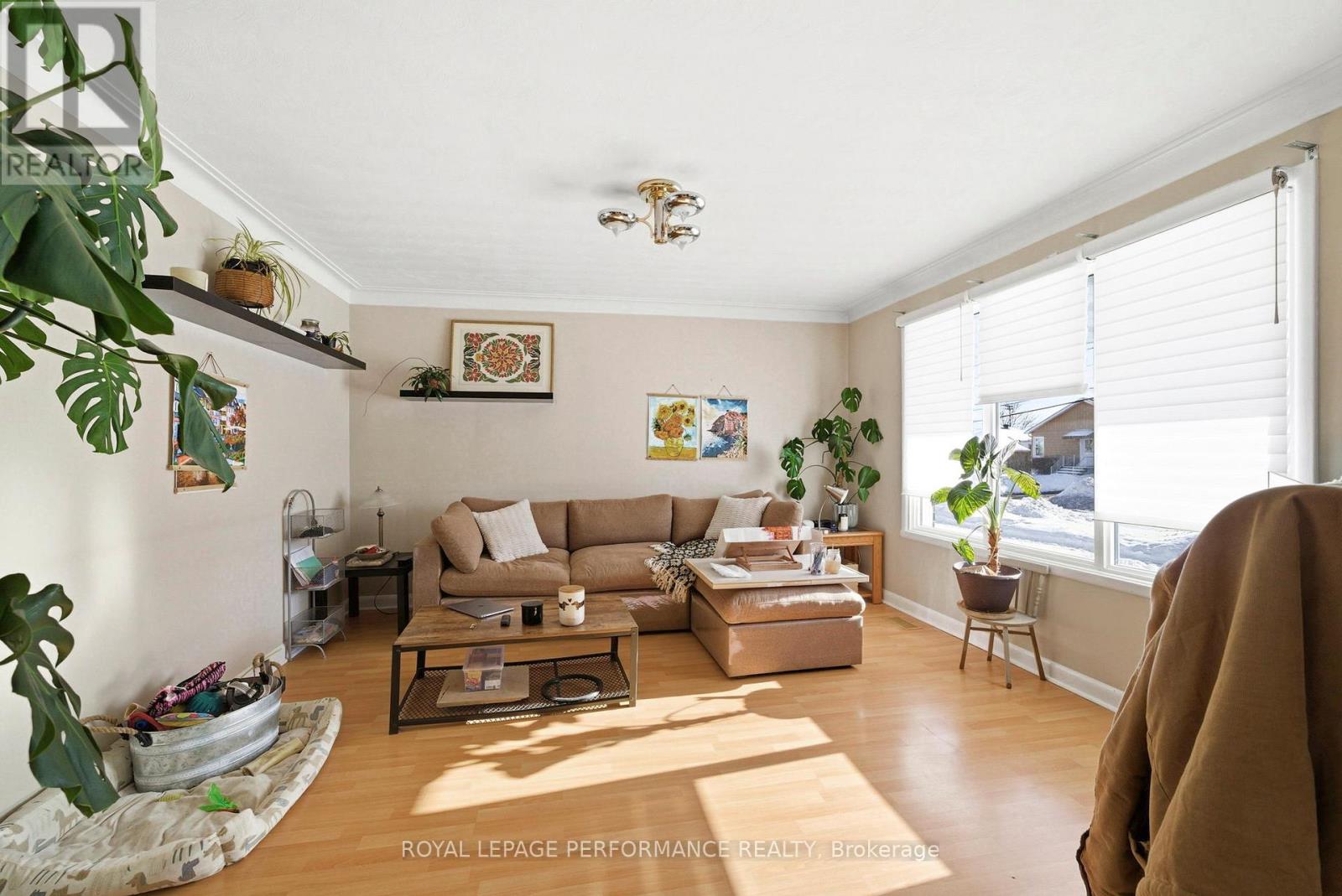 253 Sunnyside Avenue, Cornwall, Ontario  K6H 3E5 - Photo 6 - X12791380