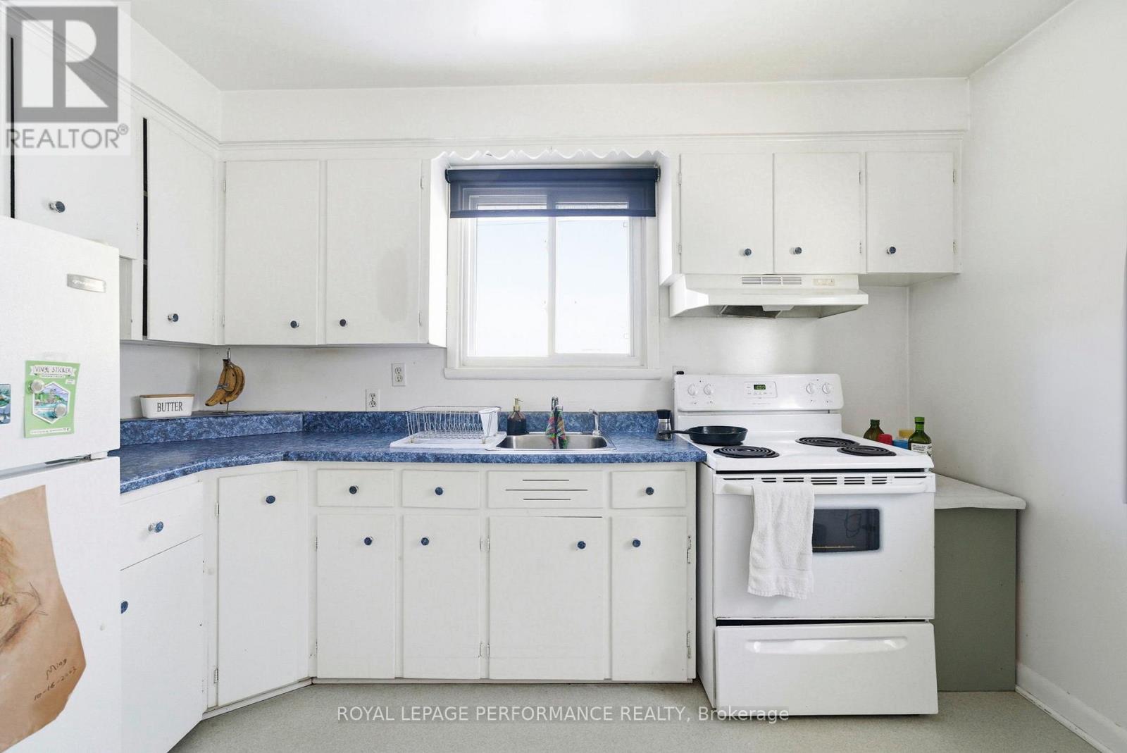 253 Sunnyside Avenue, Cornwall, Ontario  K6H 3E5 - Photo 8 - X12791380