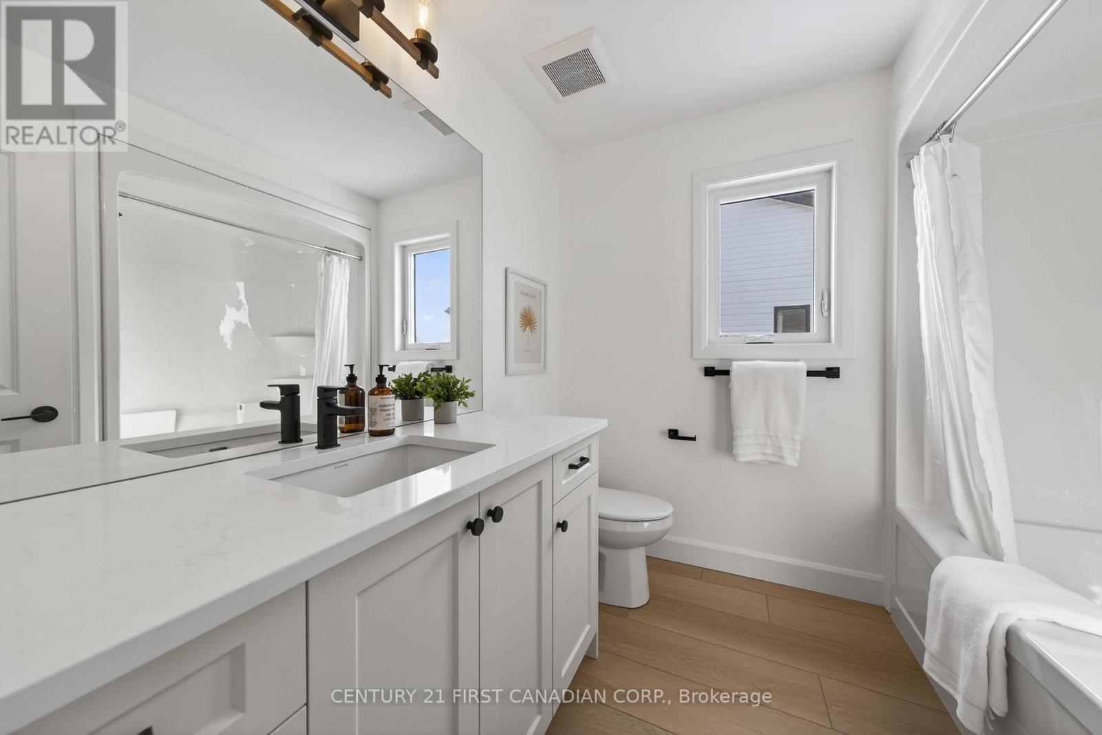 9 Twynstra Street, North Middlesex, Ontario  N0M 1A0 - Photo 28 - X12742750