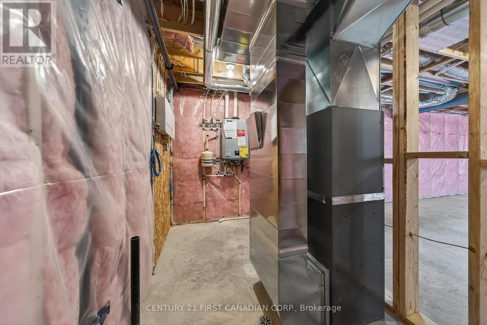 9 Twynstra Street, North Middlesex, Ontario  N0M 1A0 - Photo 31 - X12742750