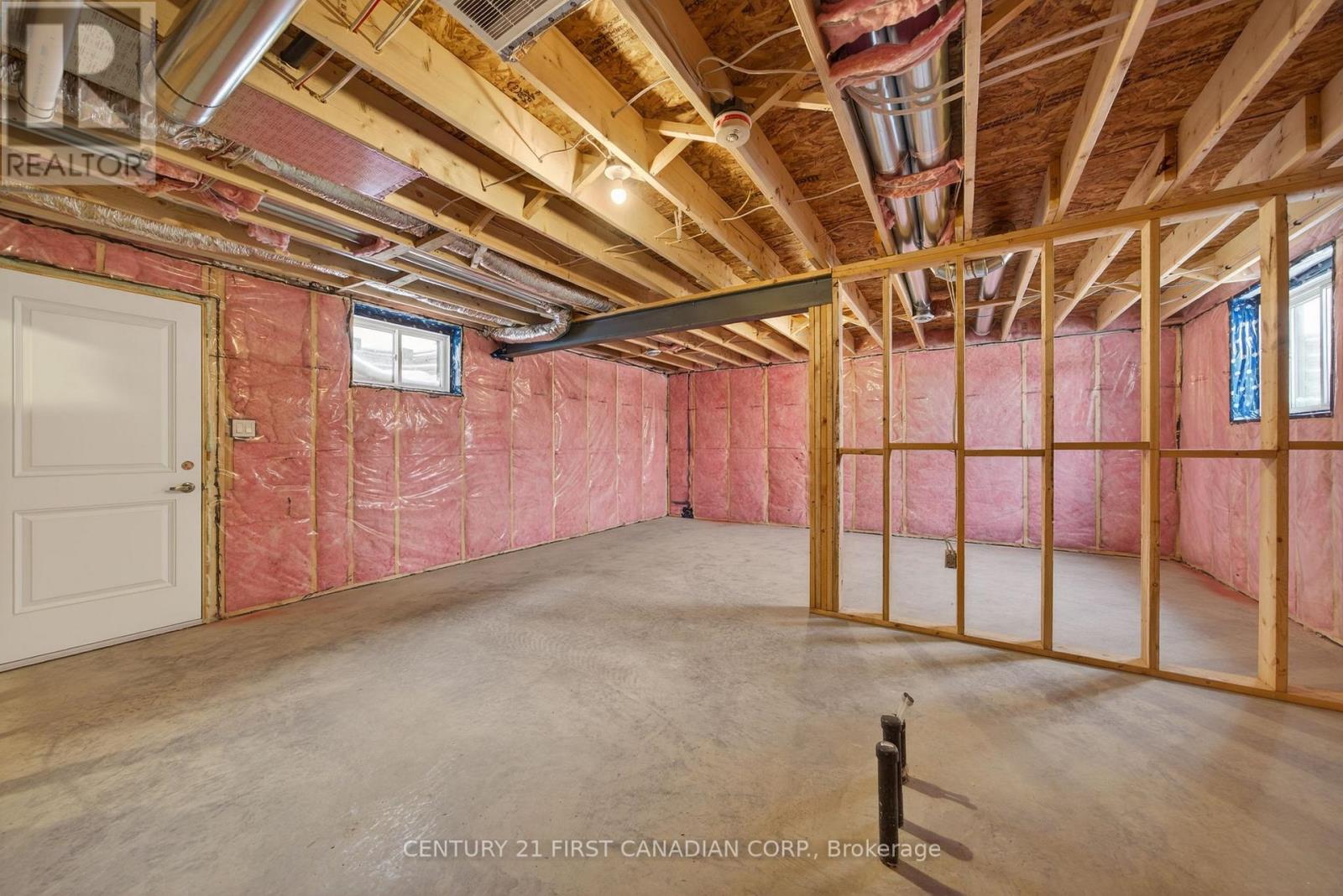 9 Twynstra Street, North Middlesex, Ontario  N0M 1A0 - Photo 30 - X12742750