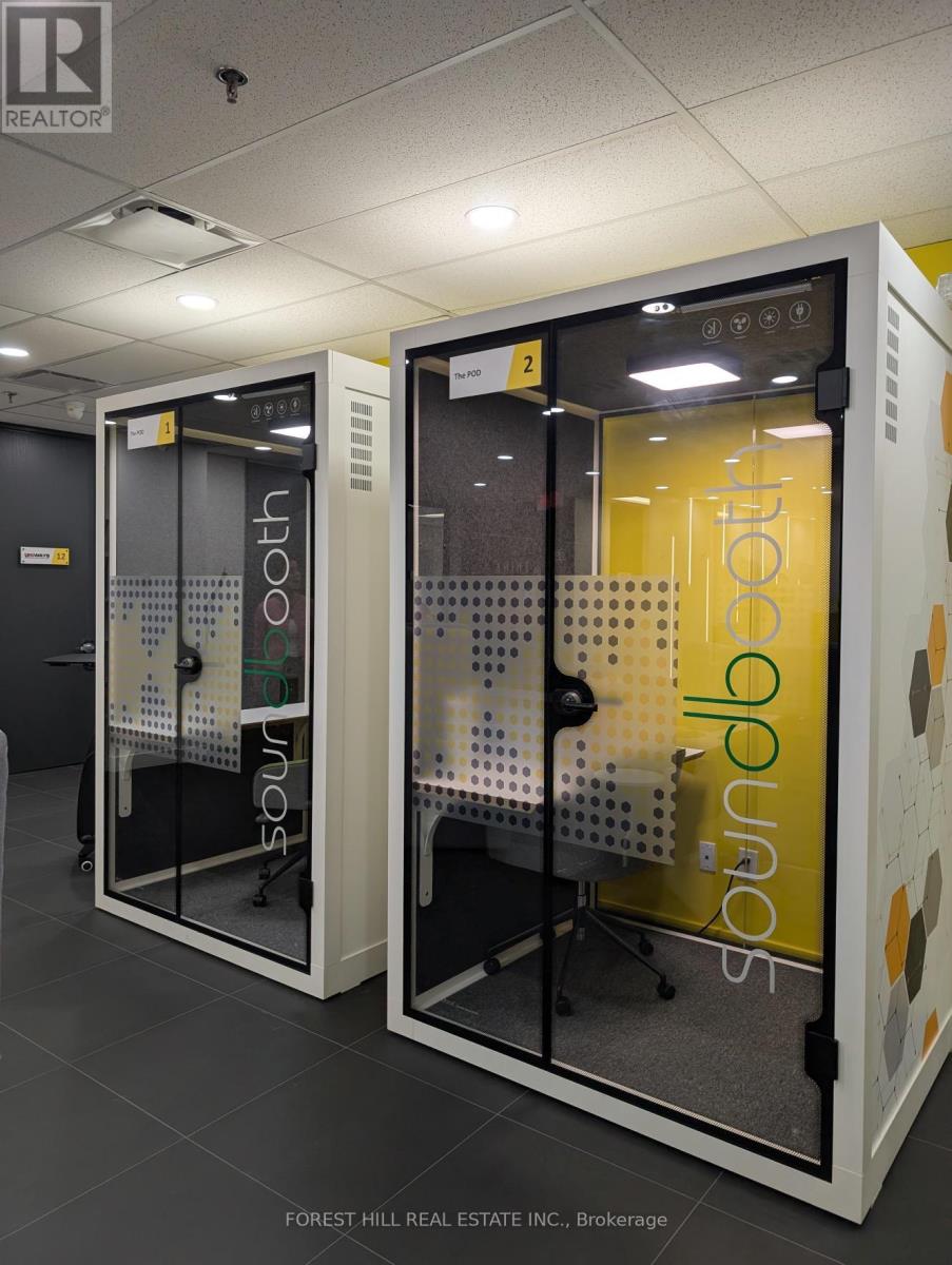 200-33 - 350 Burnhamthorpe Road W, Mississauga, Ontario  L5B 3J1 - Photo 11 - W12791358