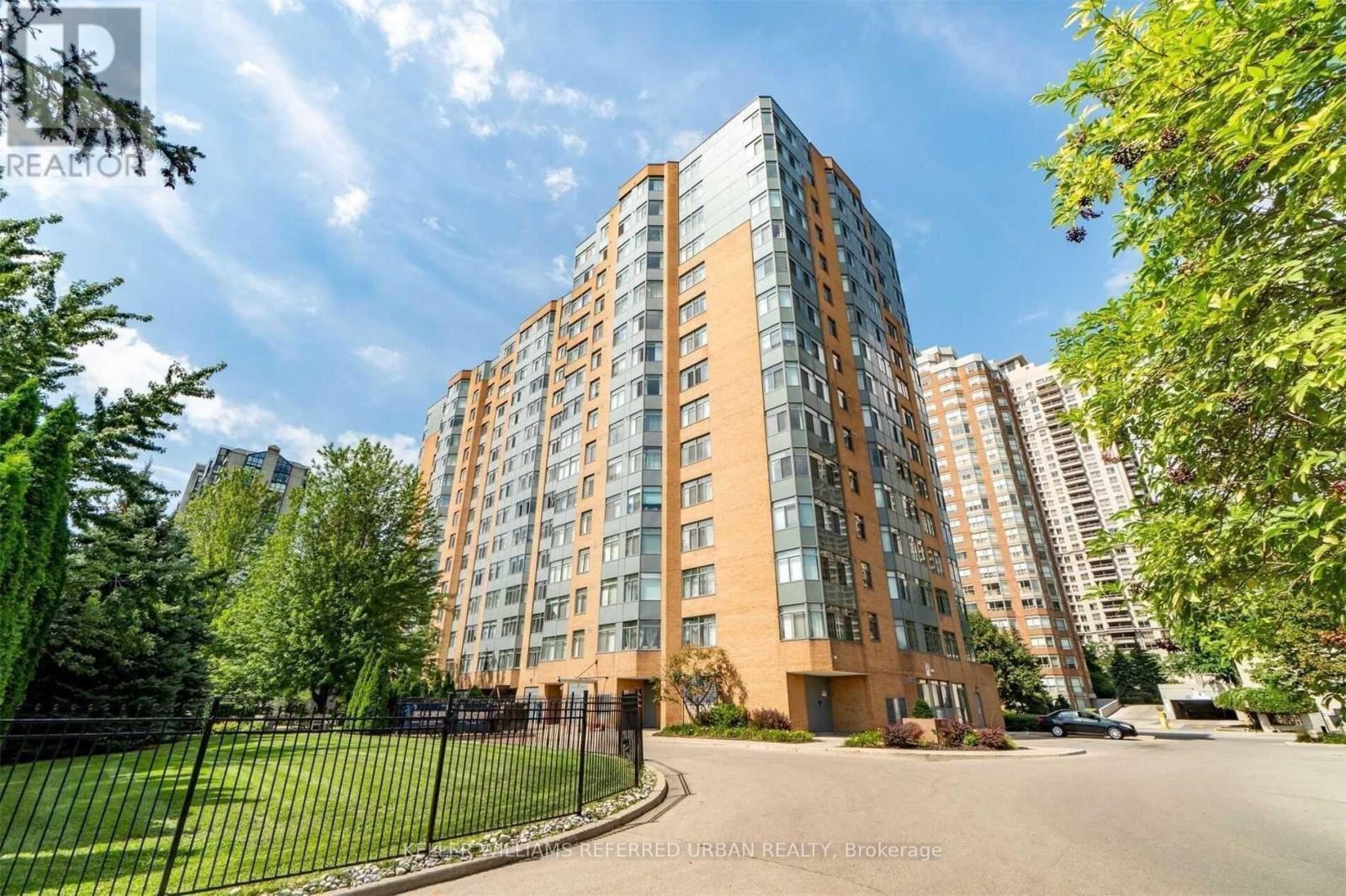 502 - 300 Webb Drive, Mississauga, Ontario  L5B 3W3 - Photo 2 - W12791368