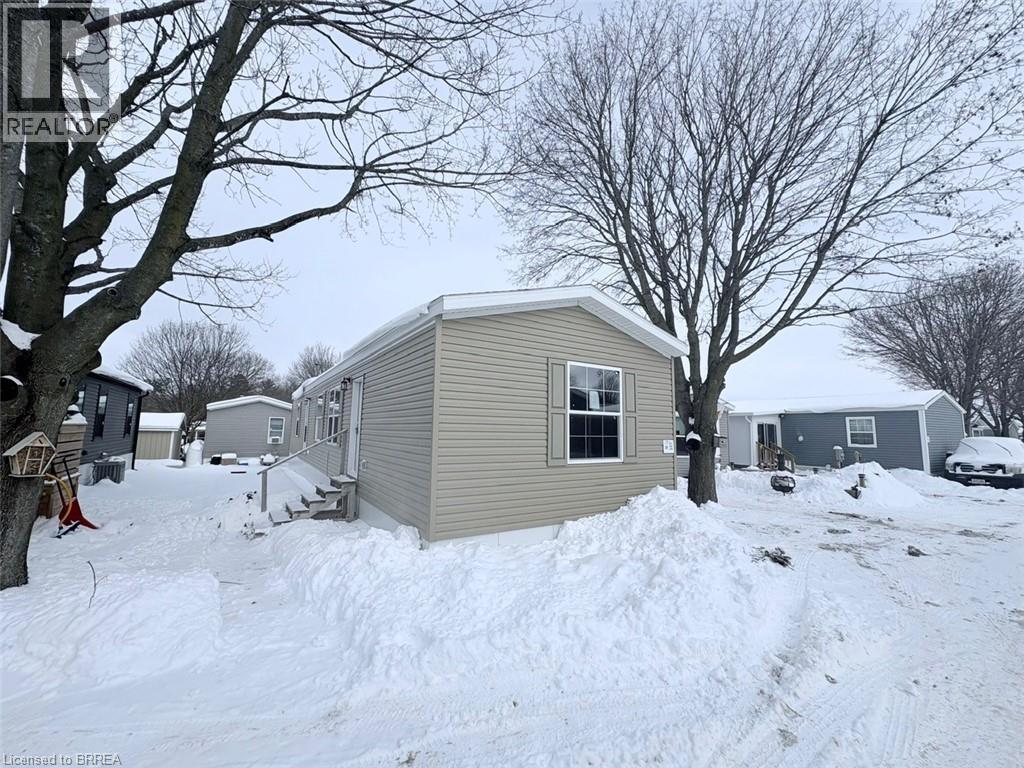 99 Fourth Concession Road Unit# 524, Burford, Ontario  N0E 1A0 - Photo 2 - 40802196