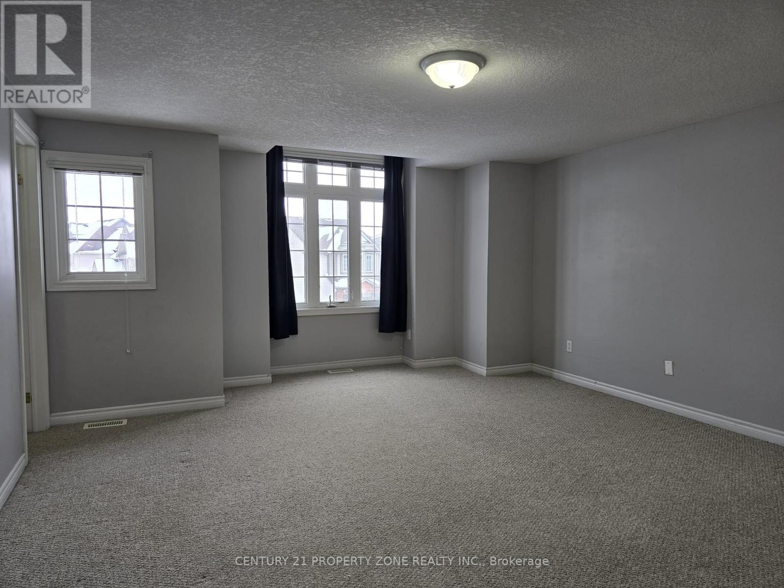 Upper - 77 Iron Gate Street, Kitchener, Ontario  N3N 3R6 - Photo 11 - X12783796