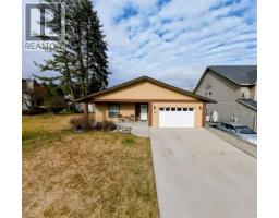 651 Hanville Place, Castlegar, British Columbia