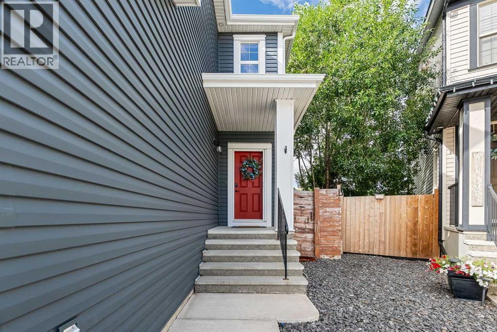 113 Copperpond Bay Se, Calgary, Alberta  T2Z 0R2 - Photo 3 - A2285393