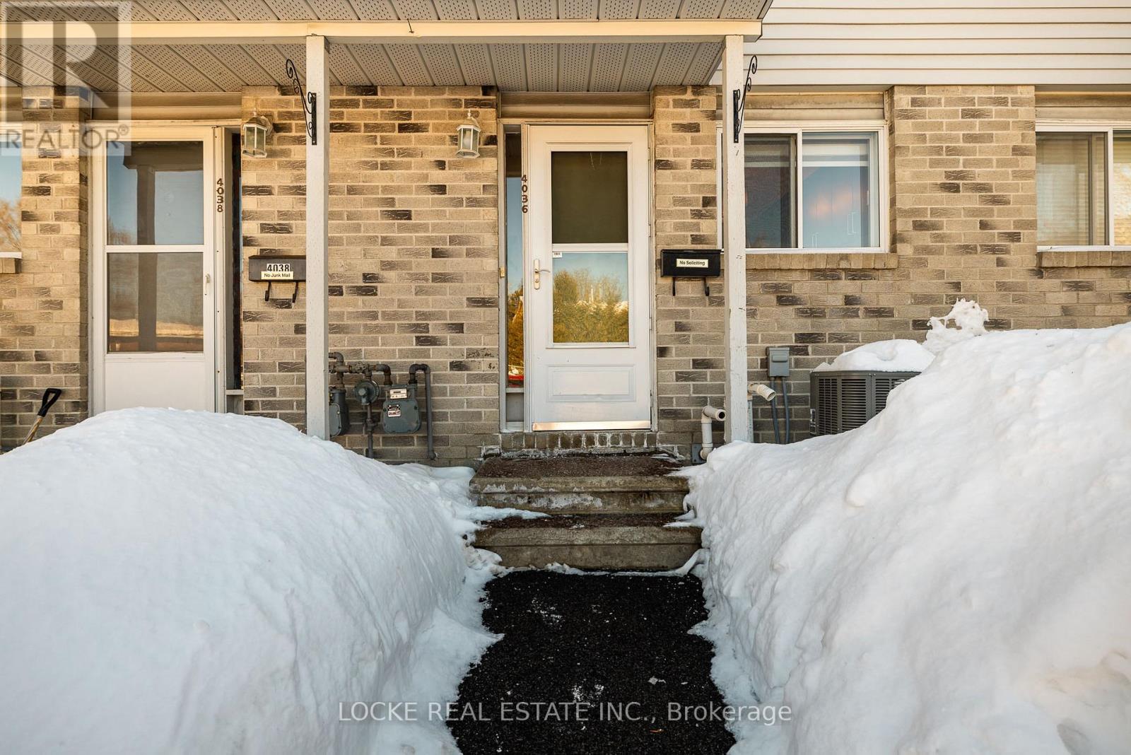 16 - 4036 Eady Court, Ottawa, Ontario  K1J 8X6 - Photo 2 - X12791402