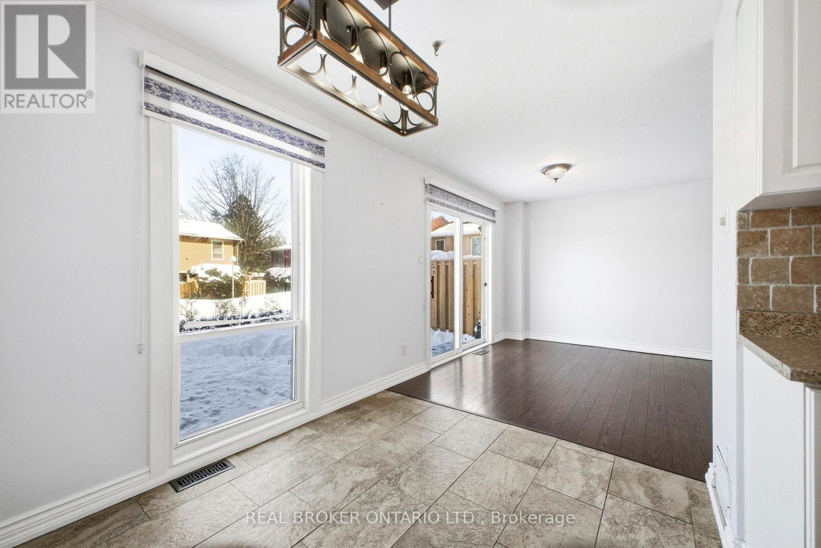 F - 6 Arnold Drive, Ottawa, Ontario  K2H 6V9 - Photo 11 - X12791434