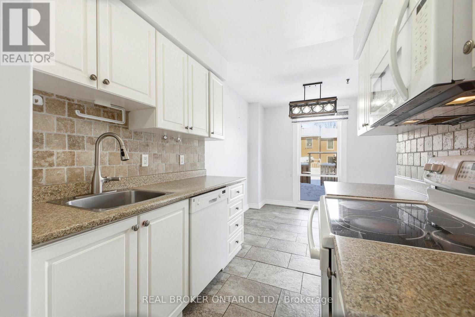 F - 6 Arnold Drive, Ottawa, Ontario  K2H 6V9 - Photo 16 - X12791434