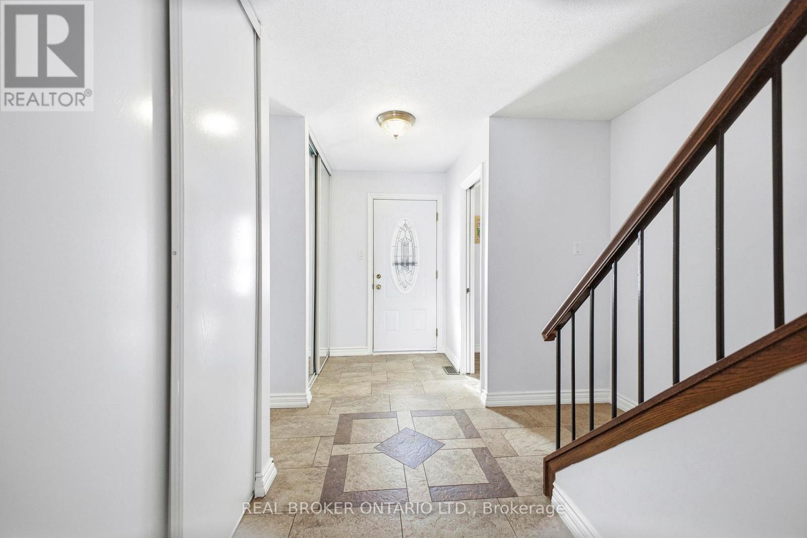 F - 6 Arnold Drive, Ottawa, Ontario  K2H 6V9 - Photo 3 - X12791434