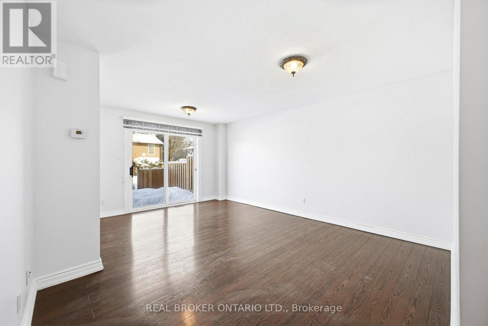 F - 6 Arnold Drive, Ottawa, Ontario  K2H 6V9 - Photo 6 - X12791434