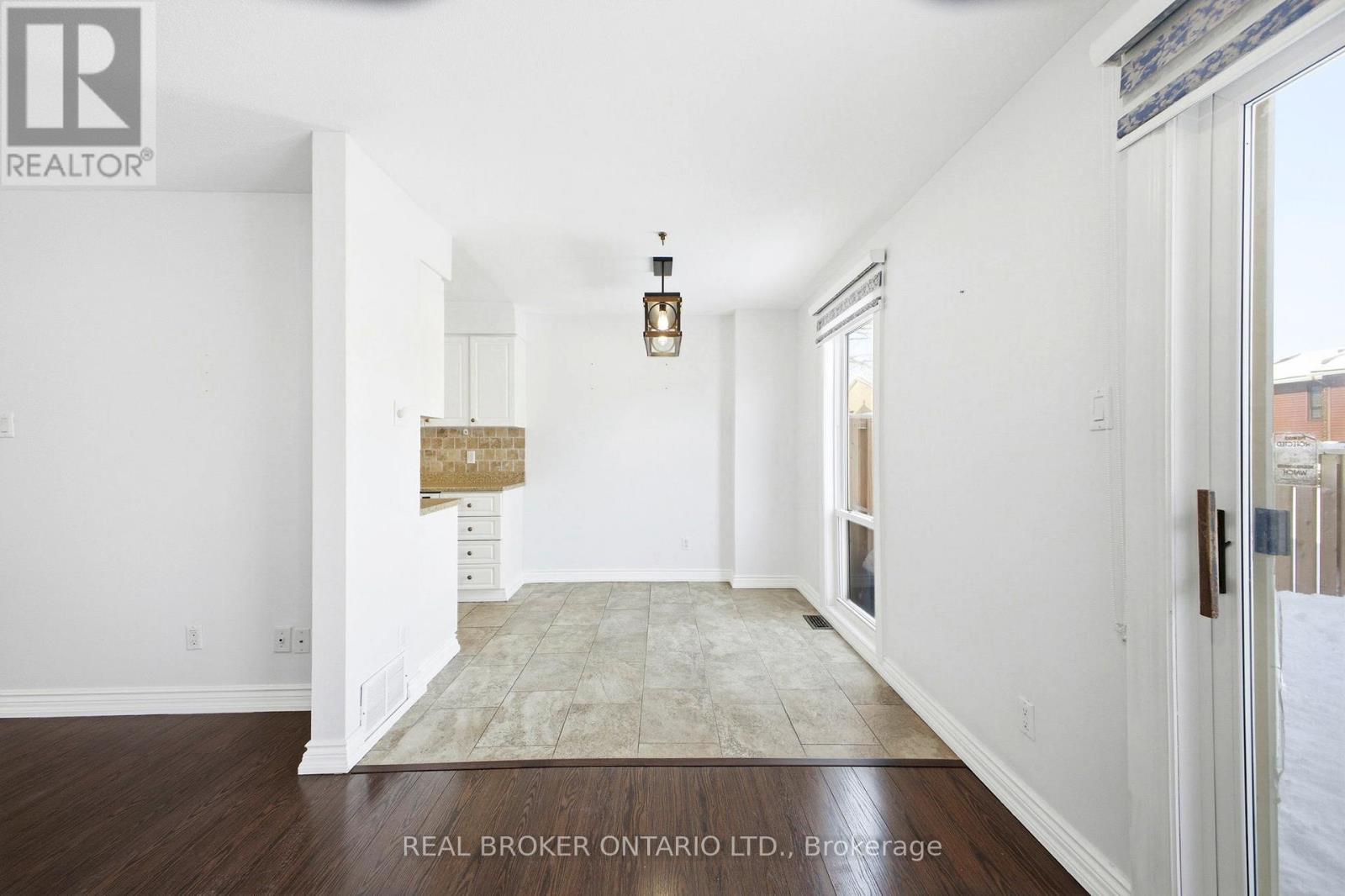 F - 6 Arnold Drive, Ottawa, Ontario  K2H 6V9 - Photo 9 - X12791434