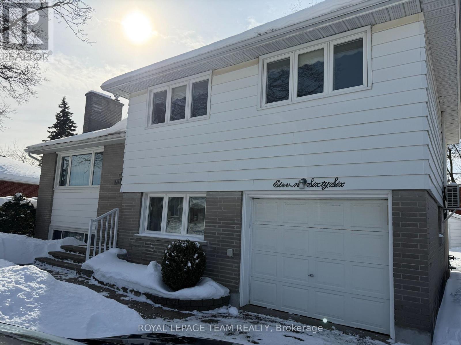 1166 Castle Hill Crescent, Ottawa, Ontario  K2C 2A8 - Photo 2 - X12791440