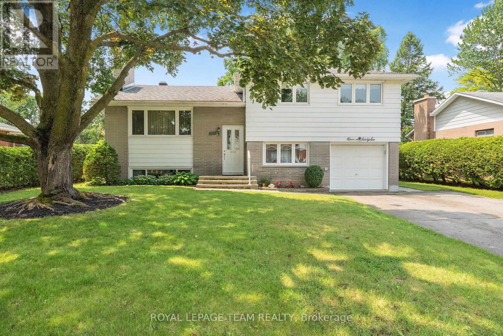 1166 Castle Hill Crescent, Ottawa, Ontario  K2C 2A8 - Photo 3 - X12791440