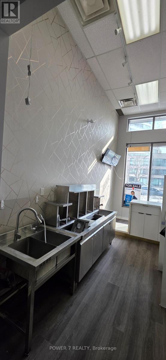 115 - 28 Finch Avenue W, Toronto (Newtonbrook West), Ontario  M2N 2G7 - Photo 4 - C12791438