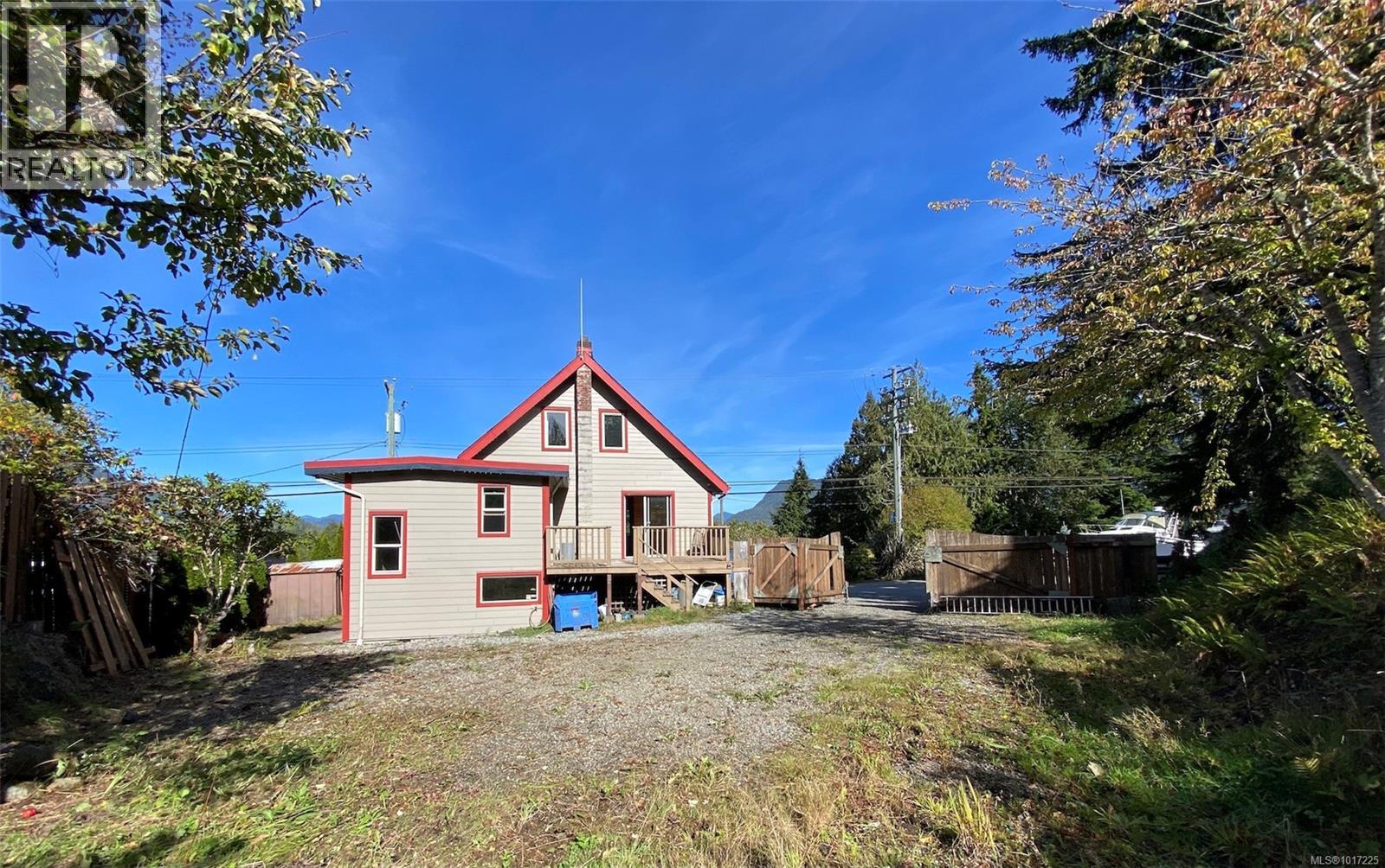 561 Campbell St, Tofino, British Columbia  V0R 2Z0 - Photo 15 - 1017225