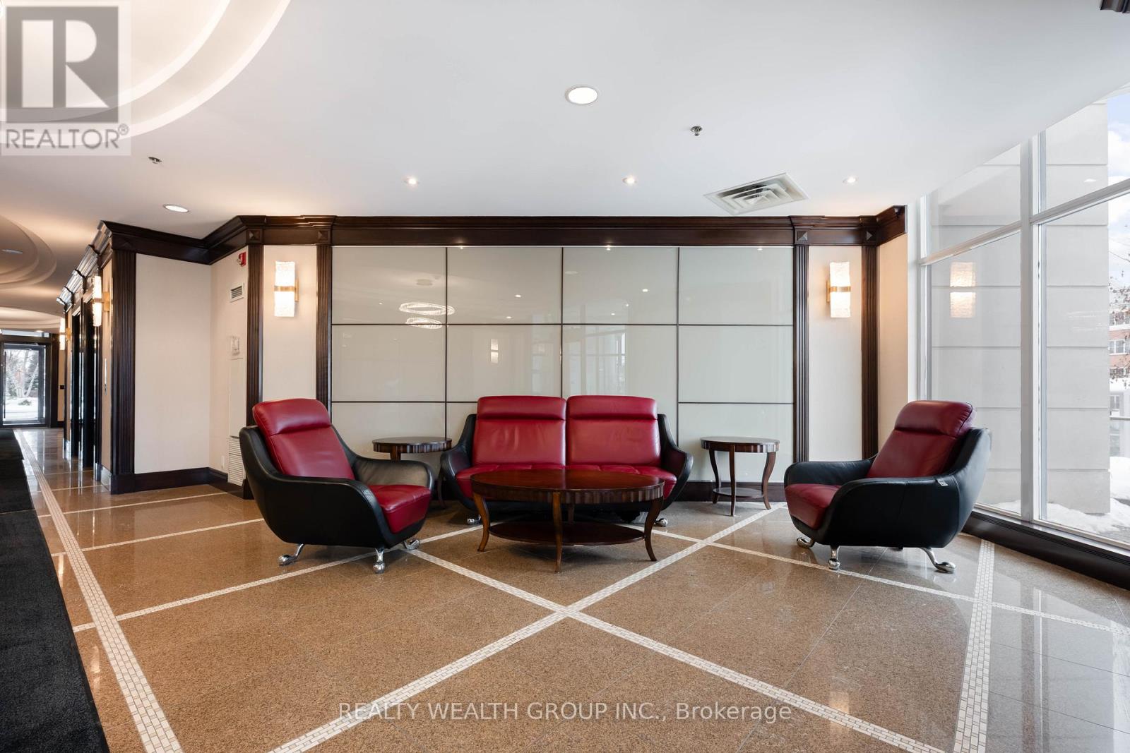 108 - 18 Harding Boulevard W, Richmond Hill, Ontario  L4C 0T3 - Photo 5 - N12791426