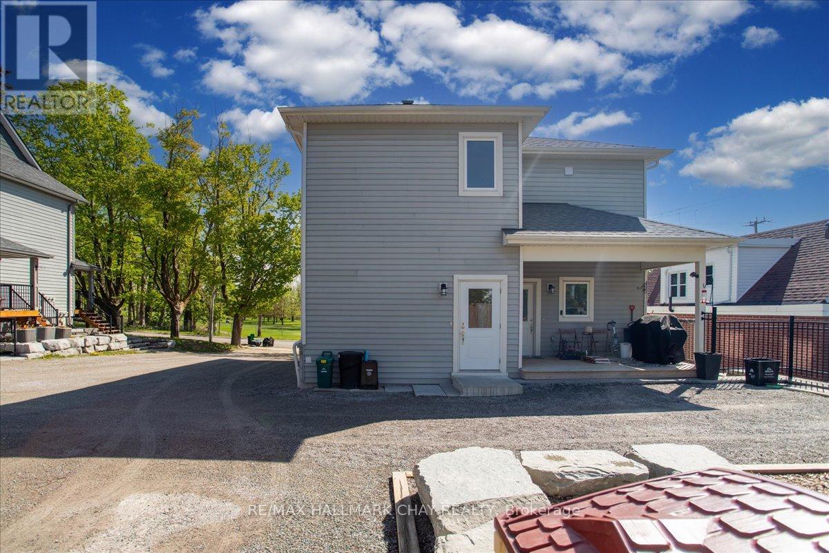 B - 325 PETER STREET N, orillia, Ontario