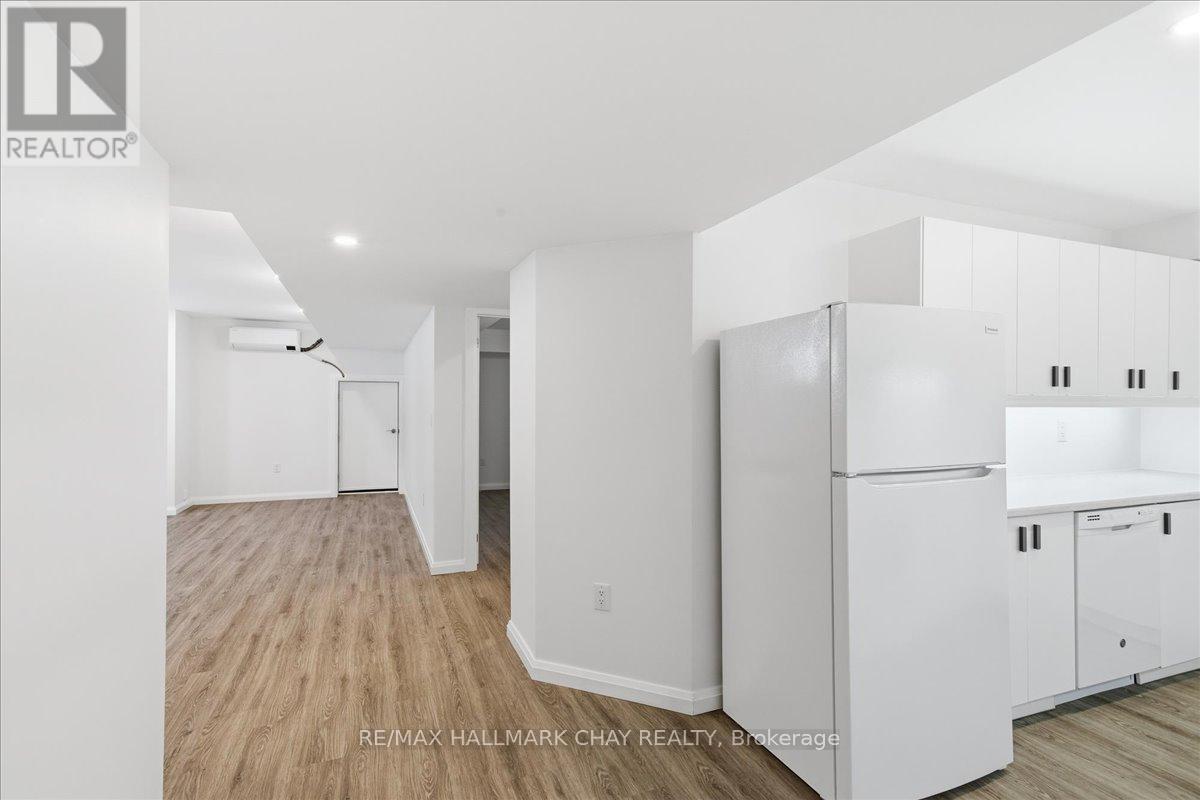 B - 325 Peter Street N, Orillia, Ontario  L3V 5A4 - Photo 10 - S12791446