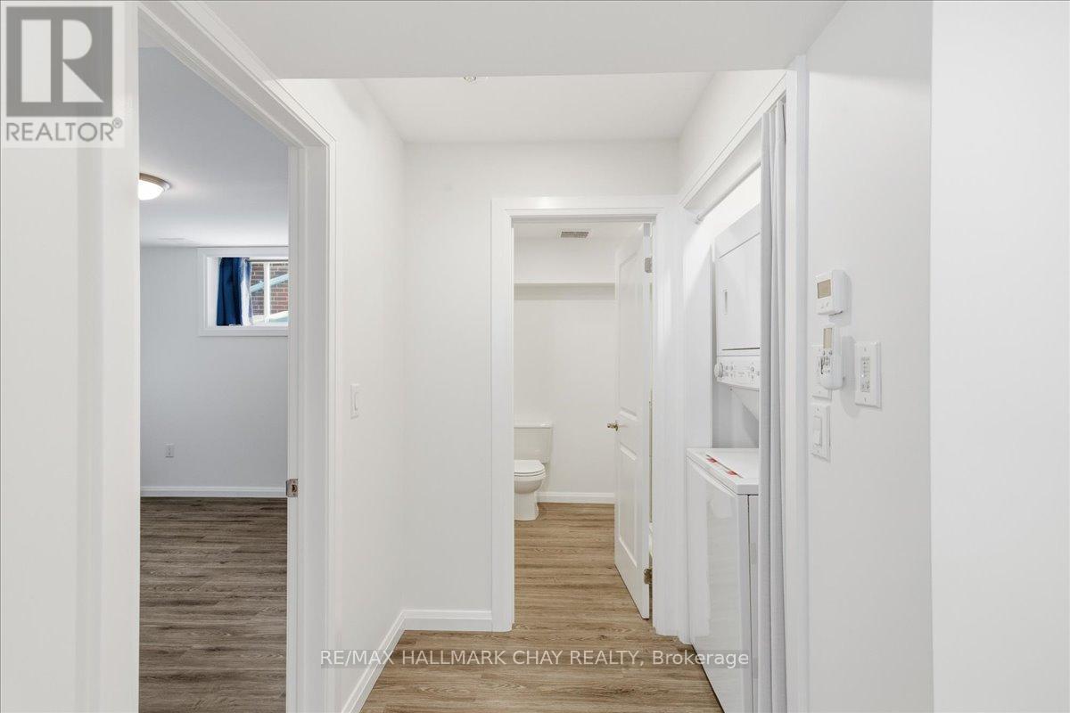 B - 325 Peter Street N, Orillia, Ontario  L3V 5A4 - Photo 18 - S12791446