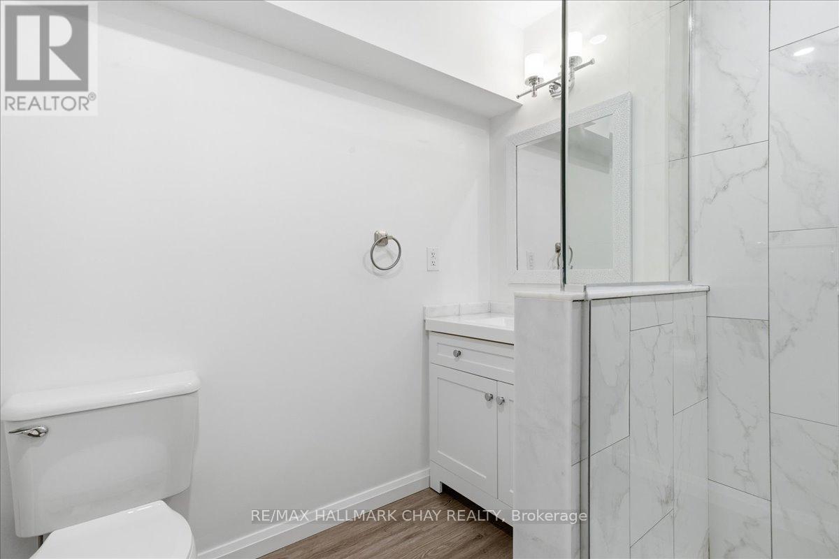 B - 325 Peter Street N, Orillia, Ontario  L3V 5A4 - Photo 19 - S12791446