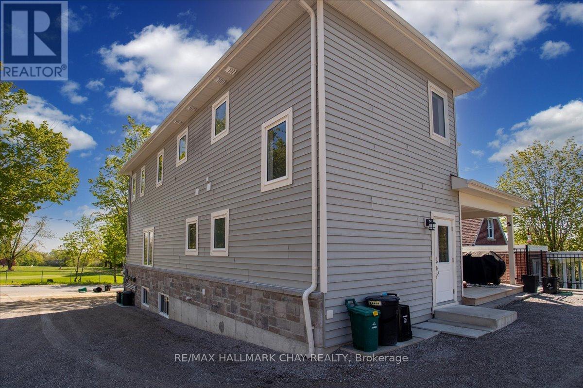 B - 325 Peter Street N, Orillia, Ontario  L3V 5A4 - Photo 2 - S12791446